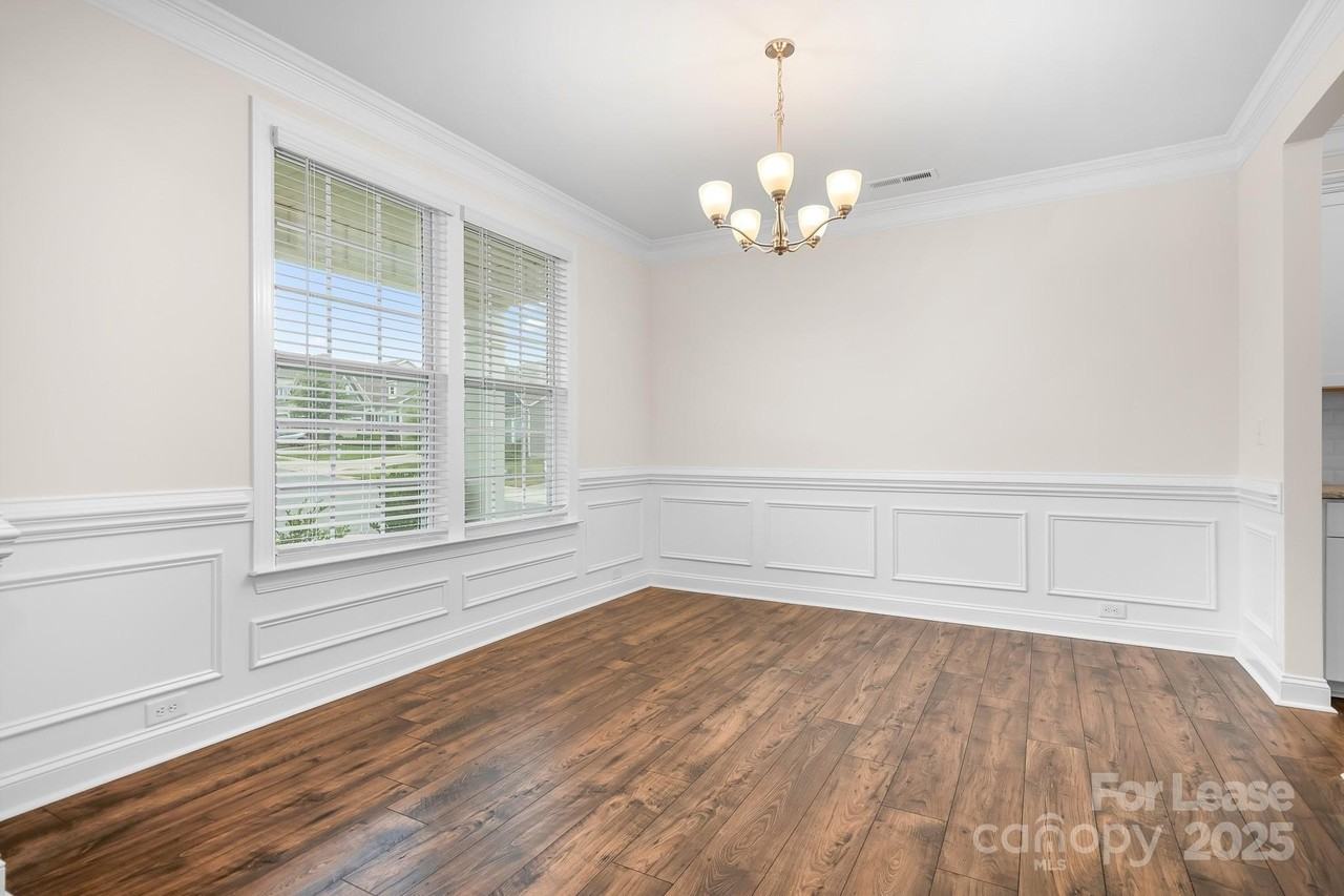 196 Longleaf Dr - Photo 5 of 38