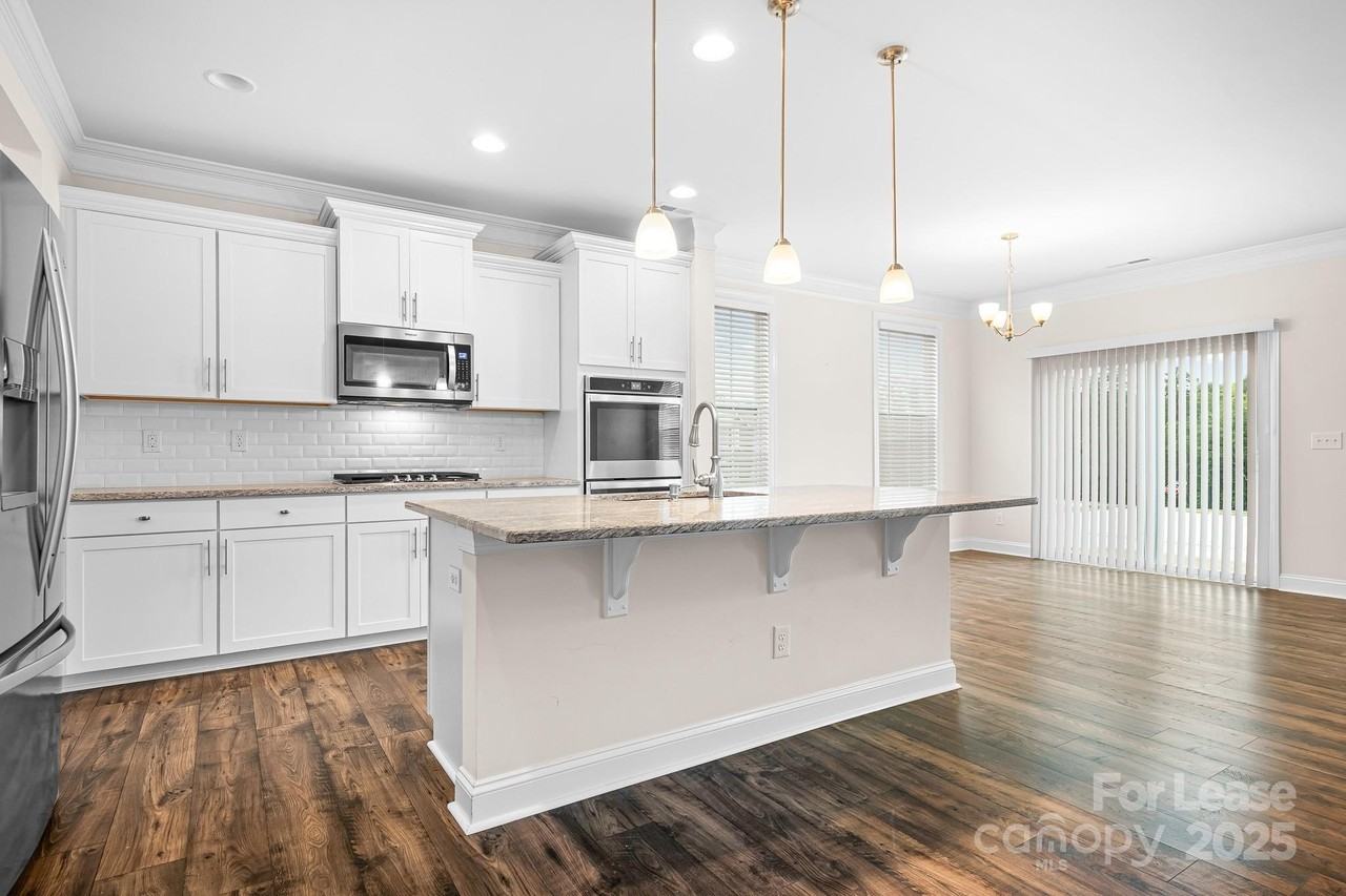 196 Longleaf Dr - Photo 6 of 38