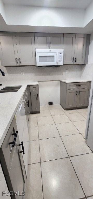 2201 E 5th St Apt 24 #24 - Photo 4 of 21