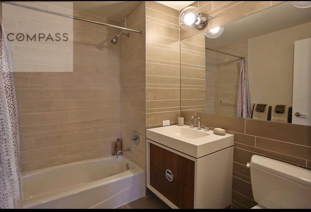 550 West 45th Street #2116 - Photo 3 of 17