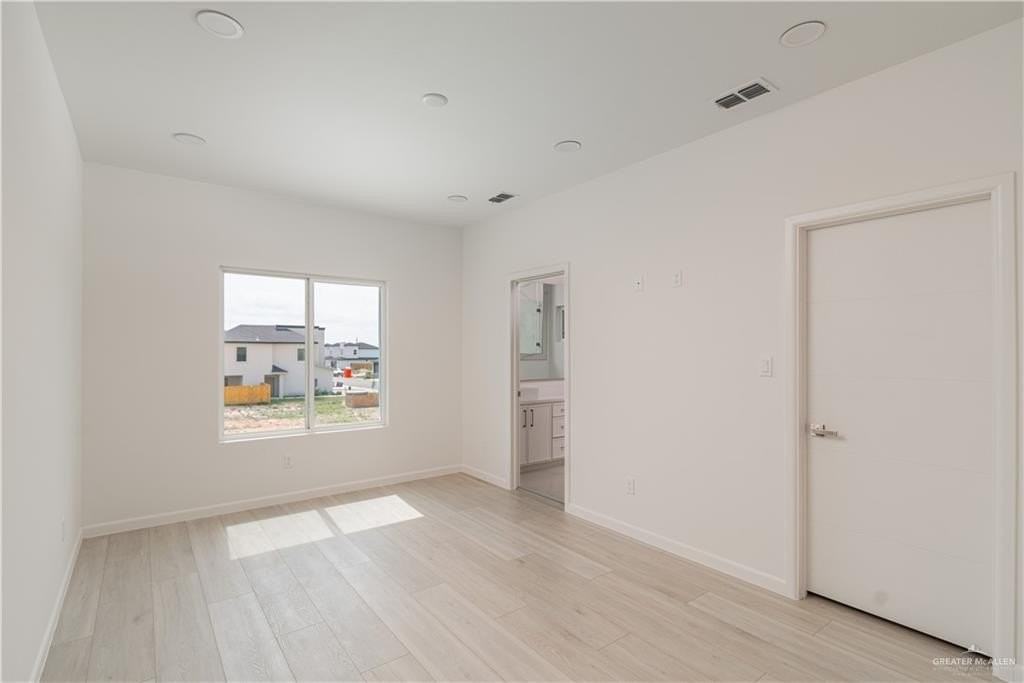 2711 Harmony St - Photo 4 of 19