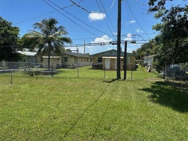 851 Sw 9th St #2 - Photo 2 of 9