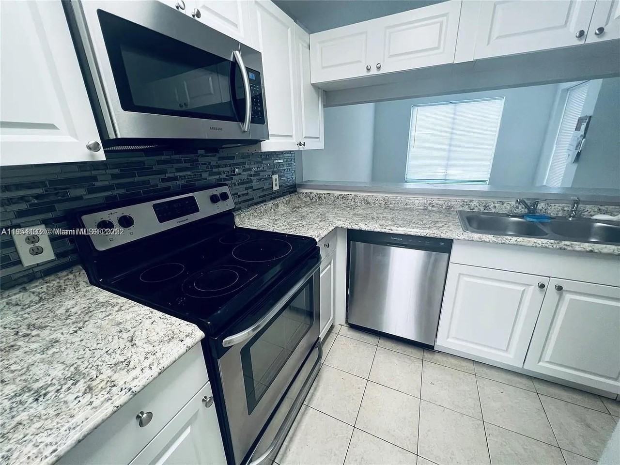 1069 Coral Club Dr #1069 - Photo 4 of 14