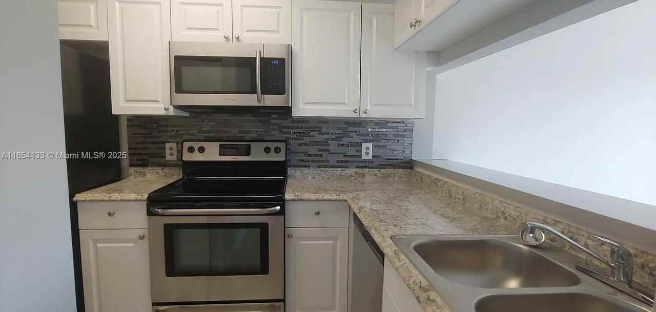 1069 Coral Club Dr #1069 - Photo 5 of 14