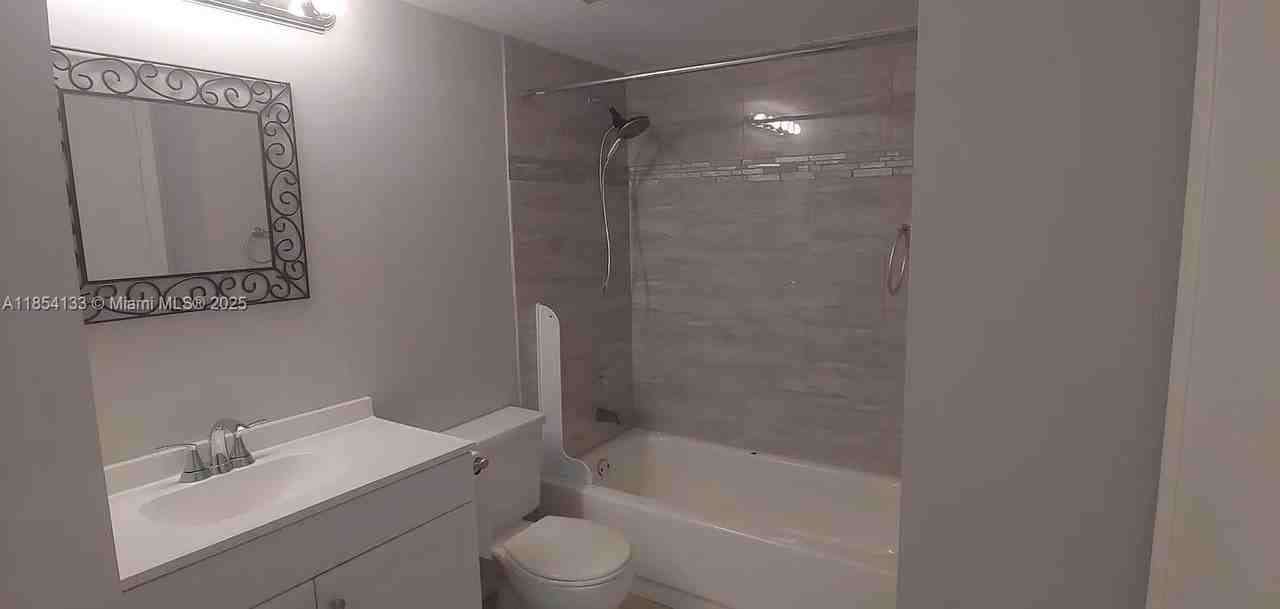 1069 Coral Club Dr #1069 - Photo 7 of 14