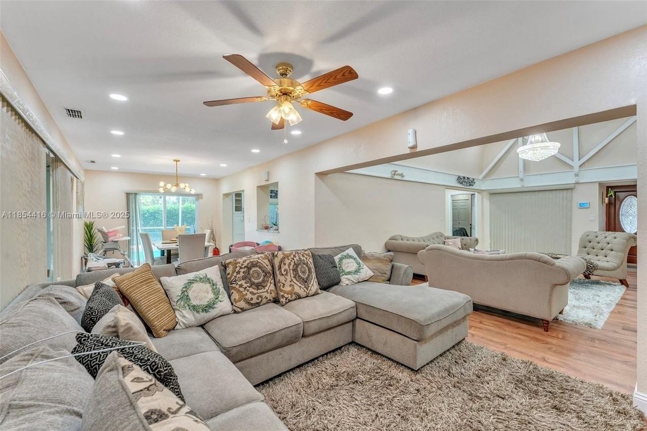 5706 S Travelers Palm Ln - Photo 5 of 20