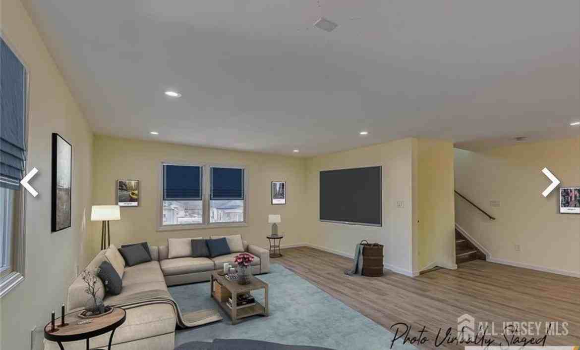 19 Henry St - Photo 2 of 22