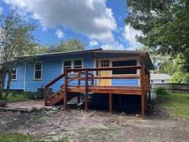 318 Se 13th Ln - Photo 1 of 1