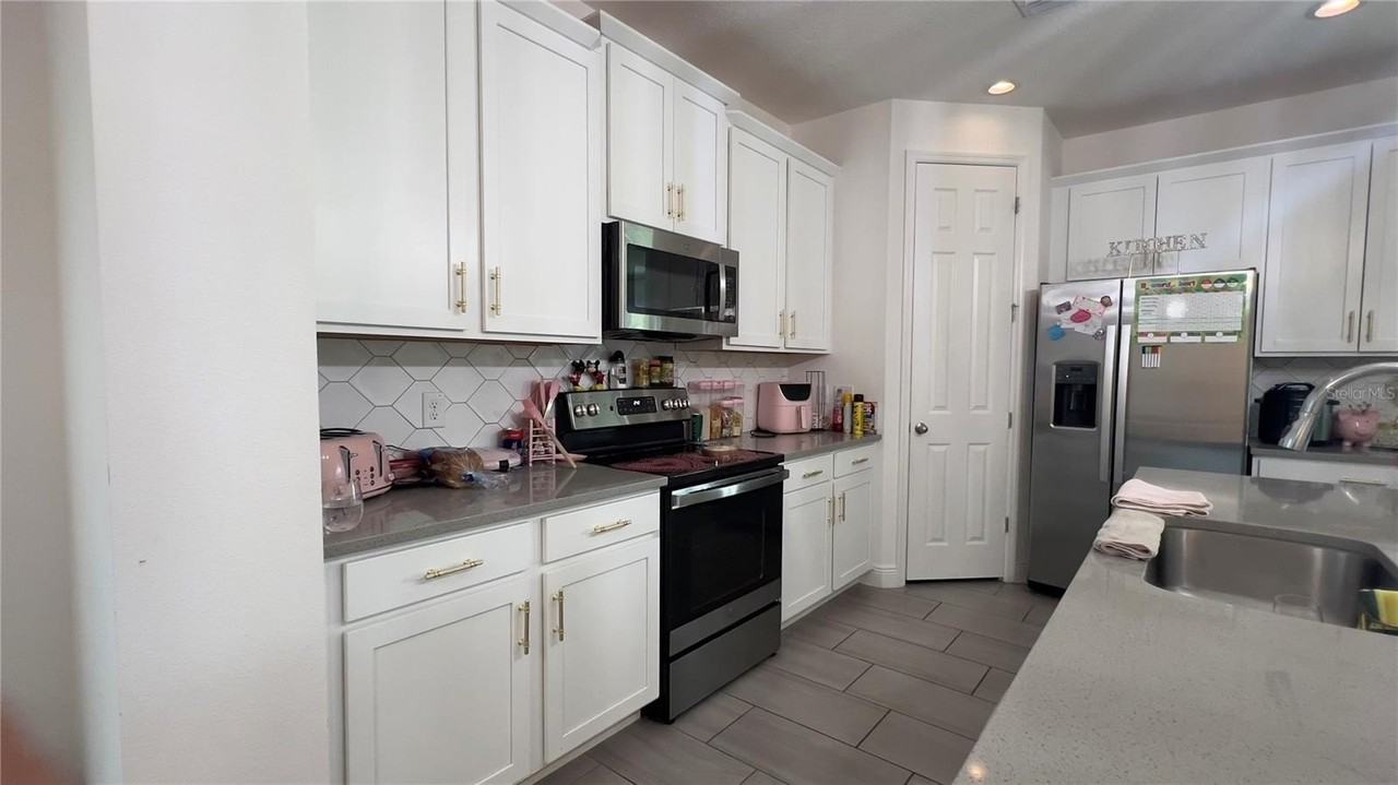 5058 Down Ct - Photo 4 of 44