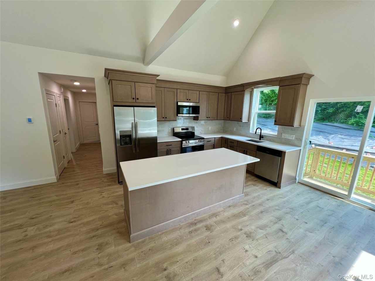 56 Hill St E - Photo 3 of 50