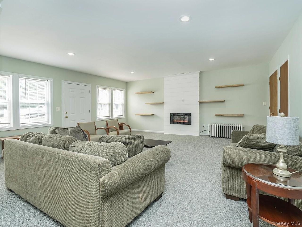 60 Grove St - Photo 4 of 41