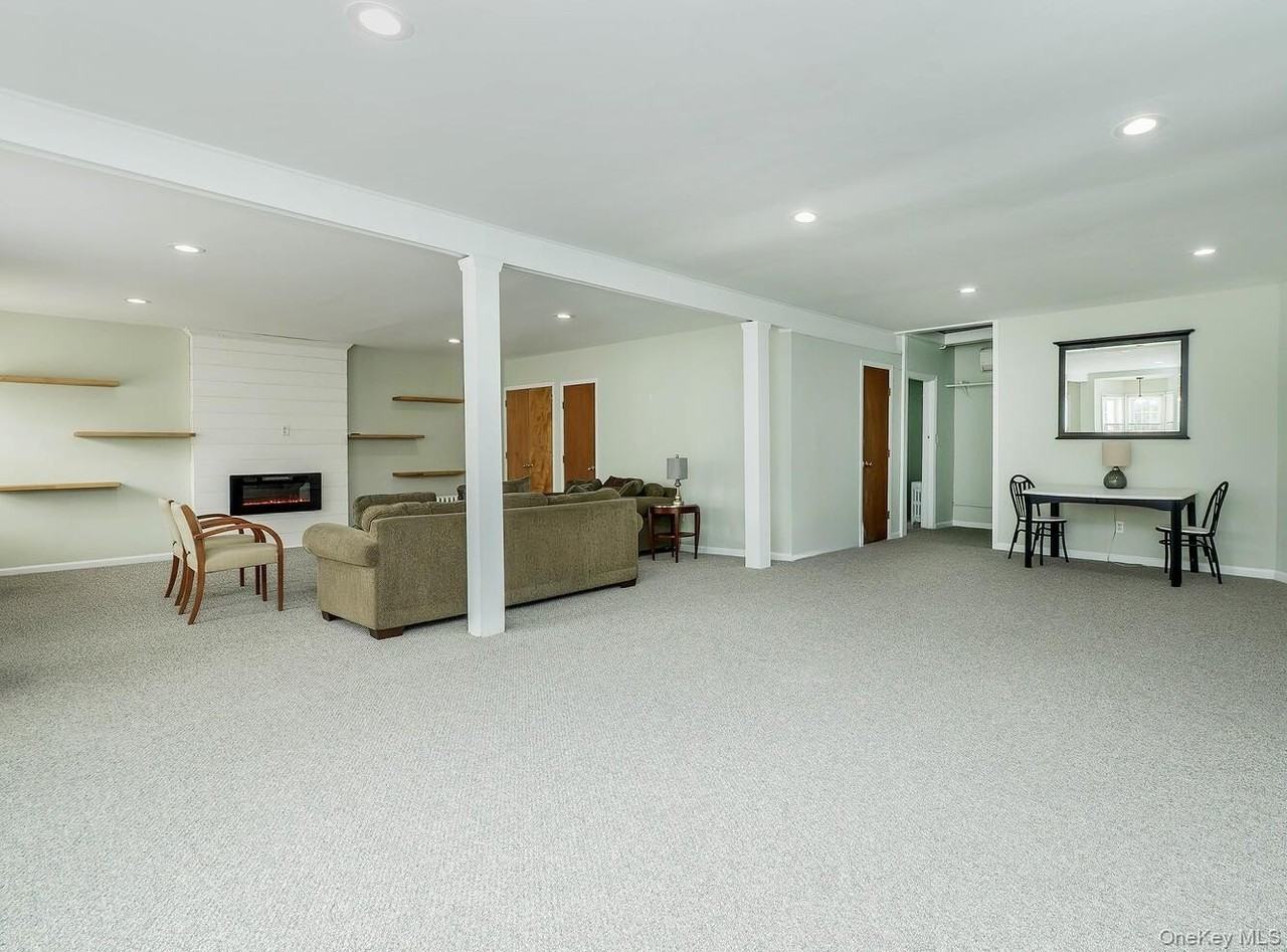 60 Grove St - Photo 7 of 41