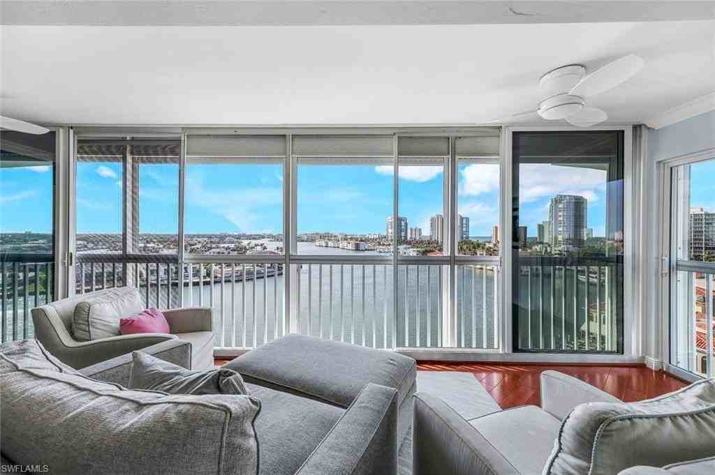 250 Park Shore Dr #803