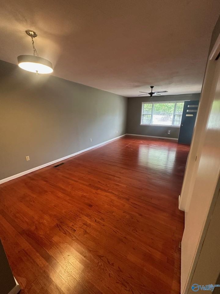 131 Haden Rd - Photo 4 of 11