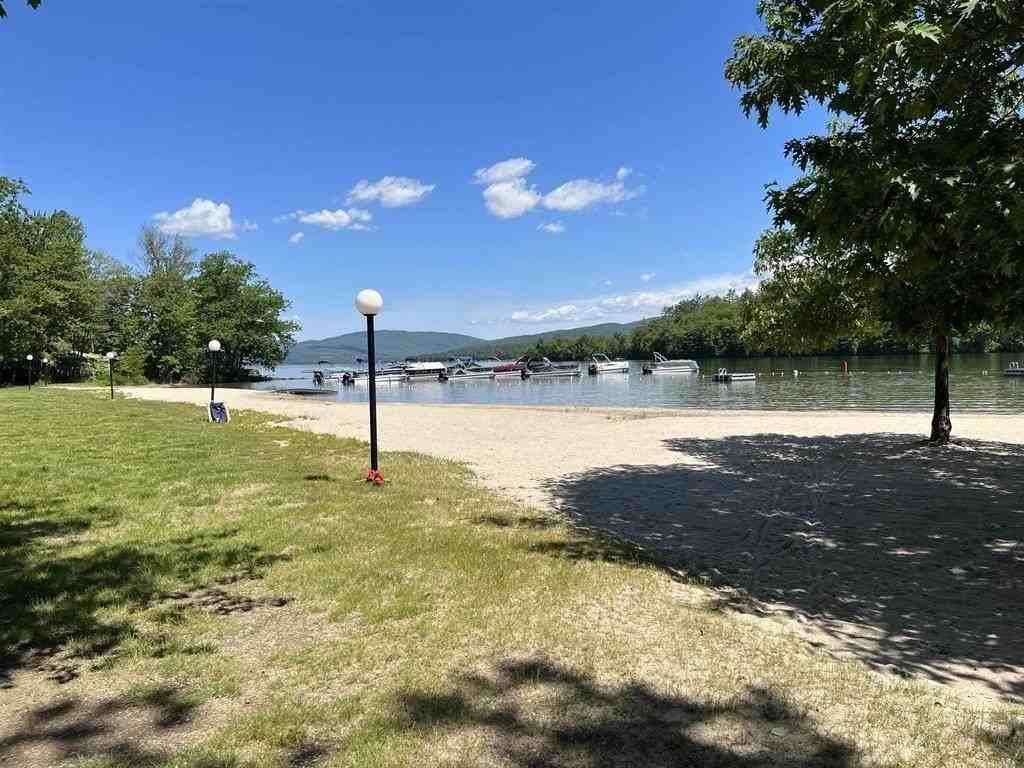 61 Woodbury Dr #43 - Photo 5 of 24