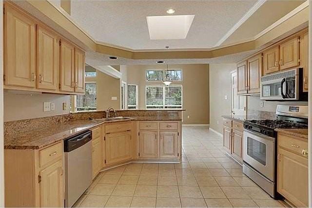 218 Longfellow Ln - Photo 7 of 14