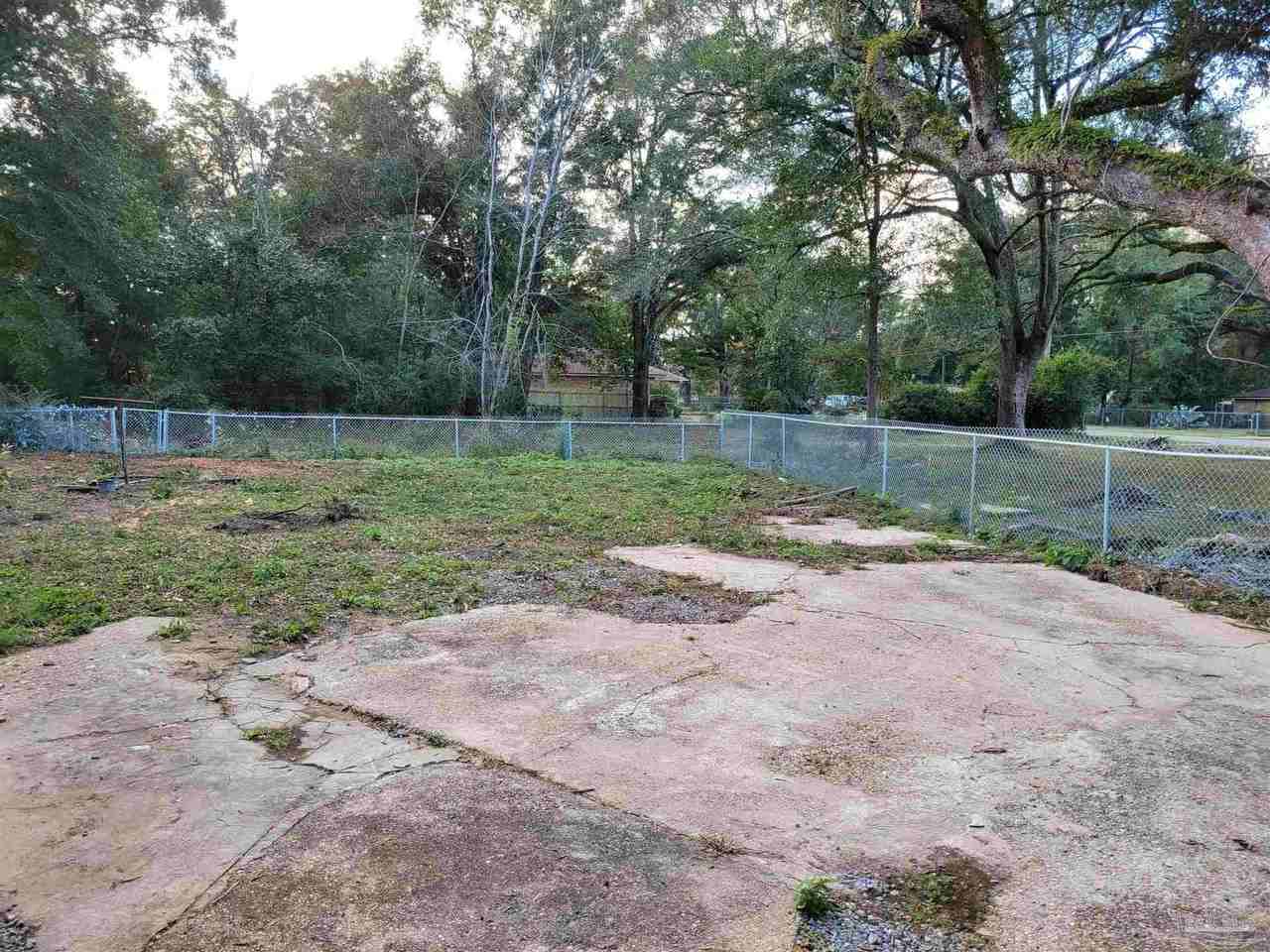 8625 Stockdale Ave - Photo 7 of 26