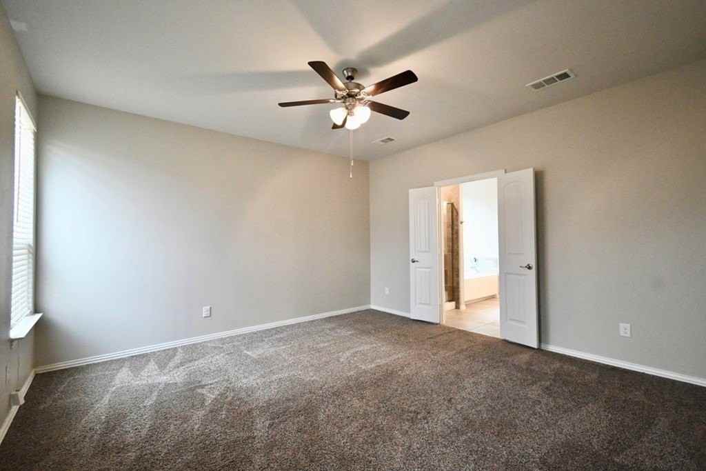 1412 Laguna Meadows Trl - Photo 5 of 11