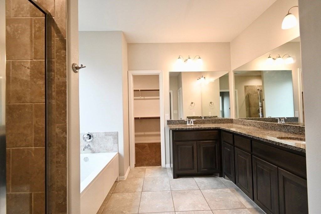 1412 Laguna Meadows Trl - Photo 6 of 11