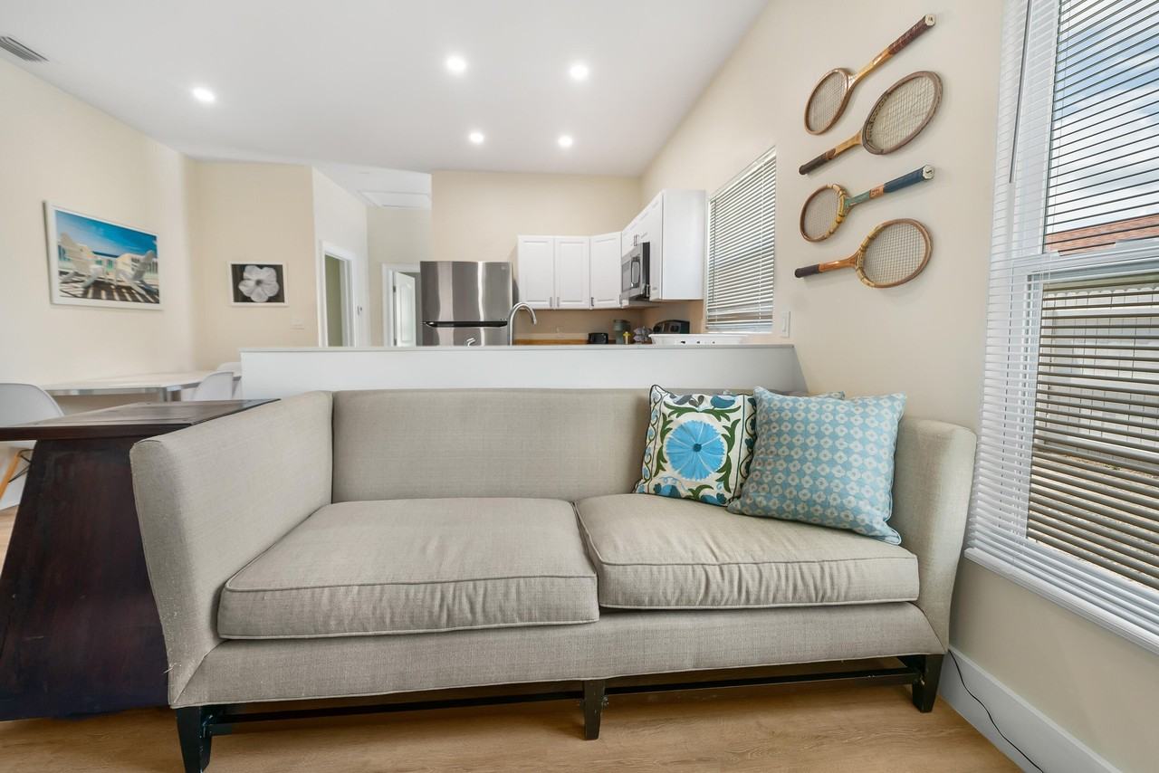 602 Nw 1st St - Photo 4 of 29