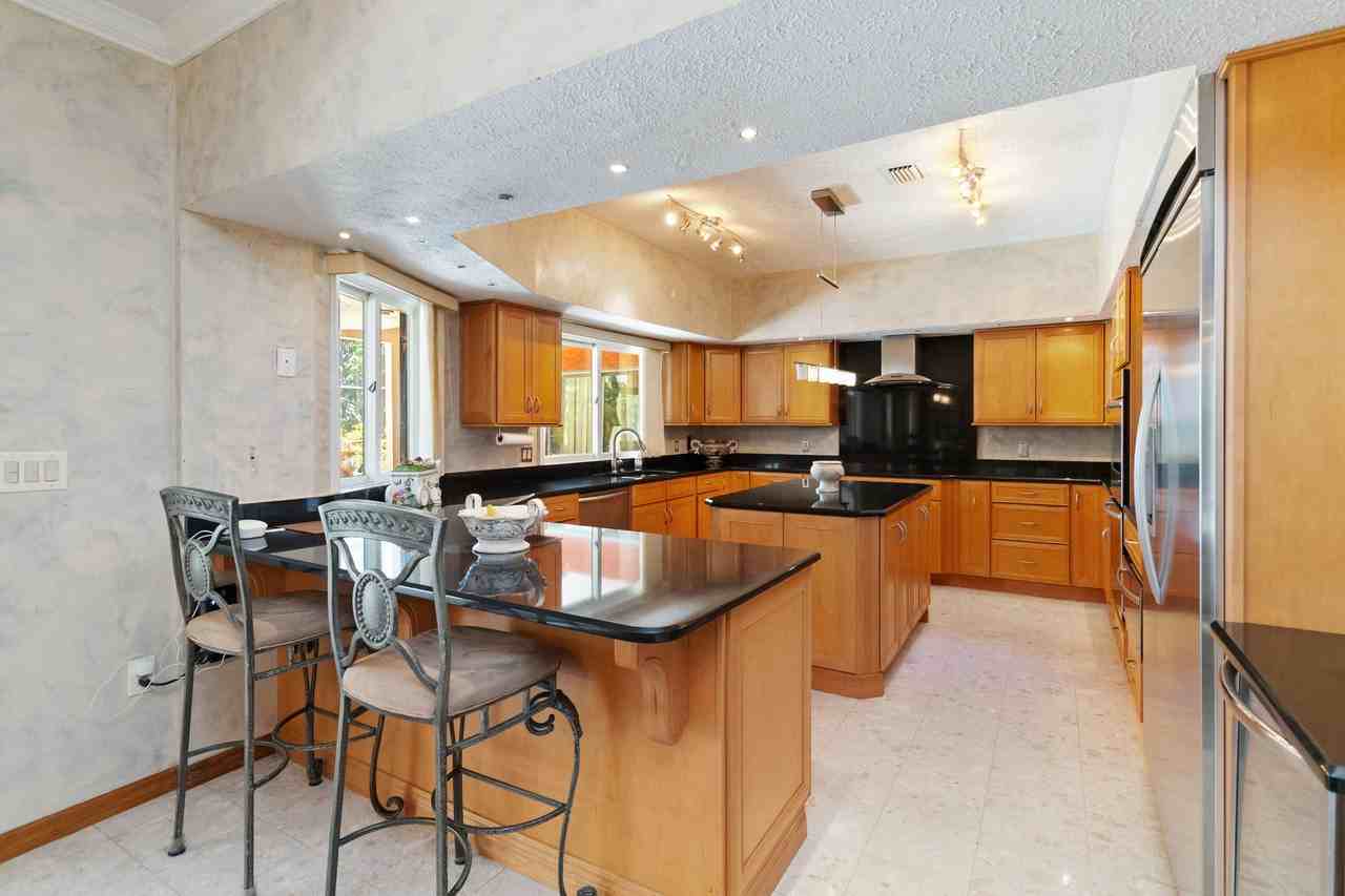 Hidden Harbor Ln - Photo 2 of 14