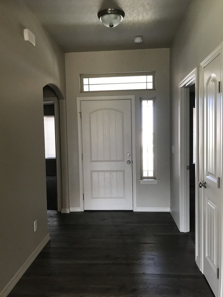 9028 Skagit Avenue - Photo 2 of 10