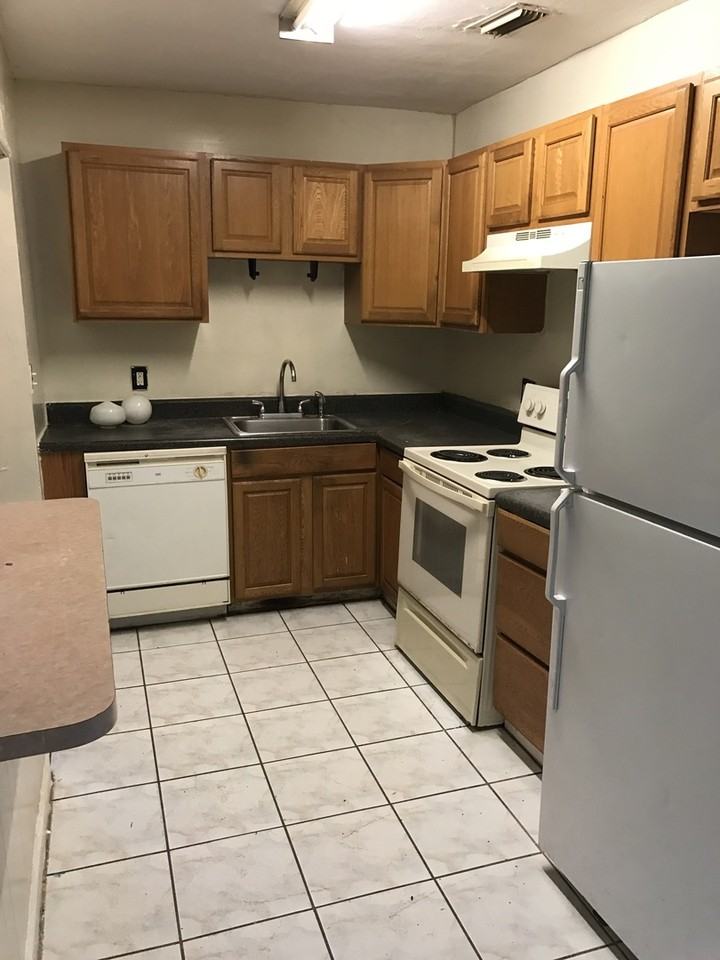 1143 Nw 15th St - Photo 5 of 15