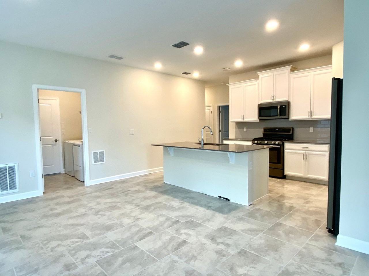 1312 Oak Crest Street - Photo 7 of 24