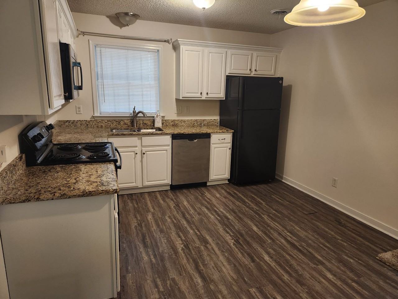 4905 Black Oak Rd - Photo 3 of 12