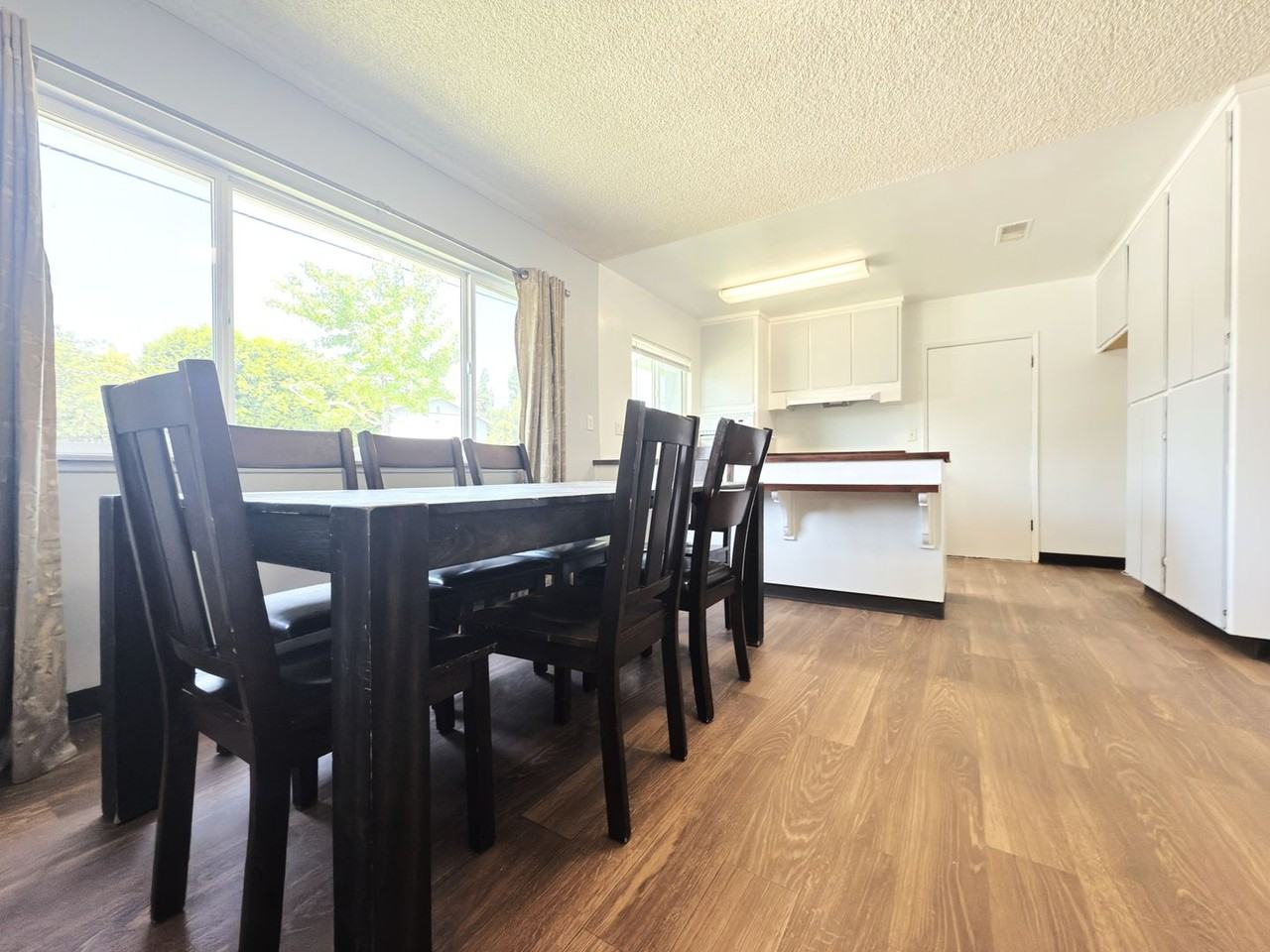 9630 Wilbur Ave - Photo 3 of 10