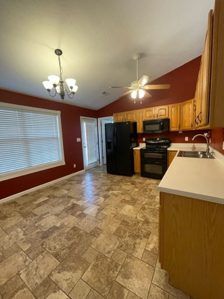 11029 Eagle Creek Ln - Photo 4 of 24