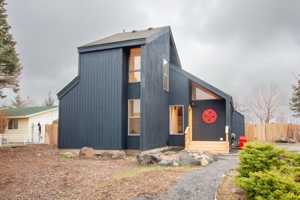 featured image of 2224 Towhee Ln
