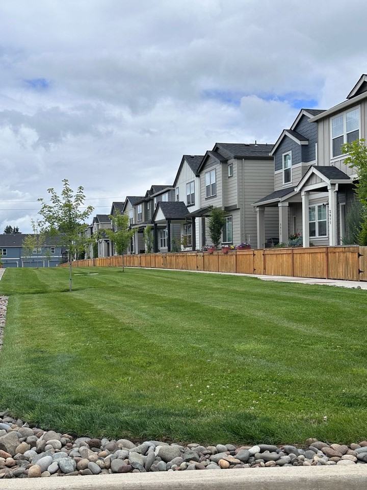 2635 Ne 116th Pl - Photo 2 of 35