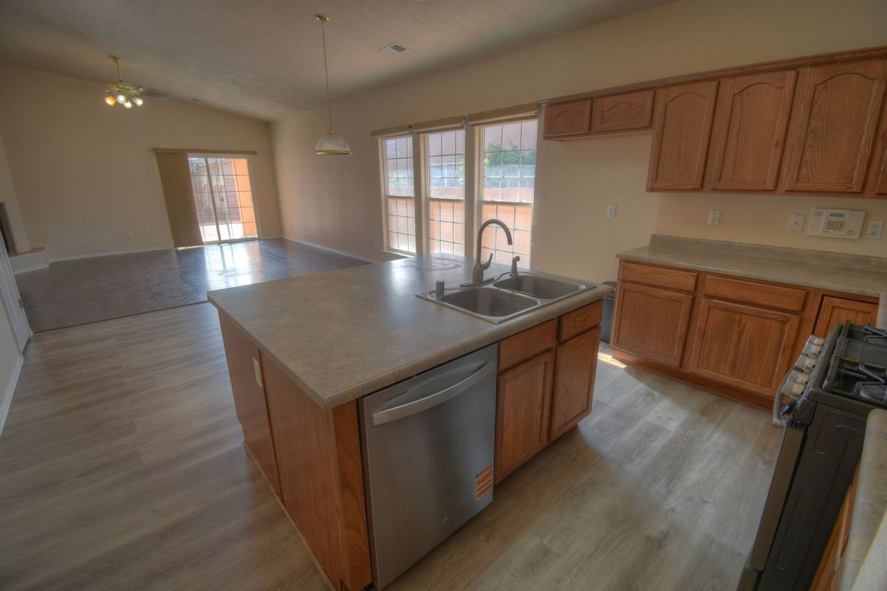 908 Tumulus Dr Nw - Photo 3 of 17