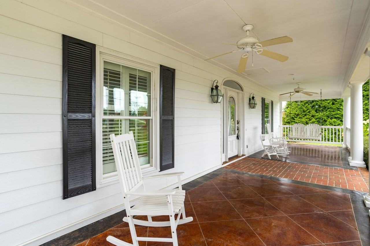 4205 Belvoir Dr - Photo 5 of 48