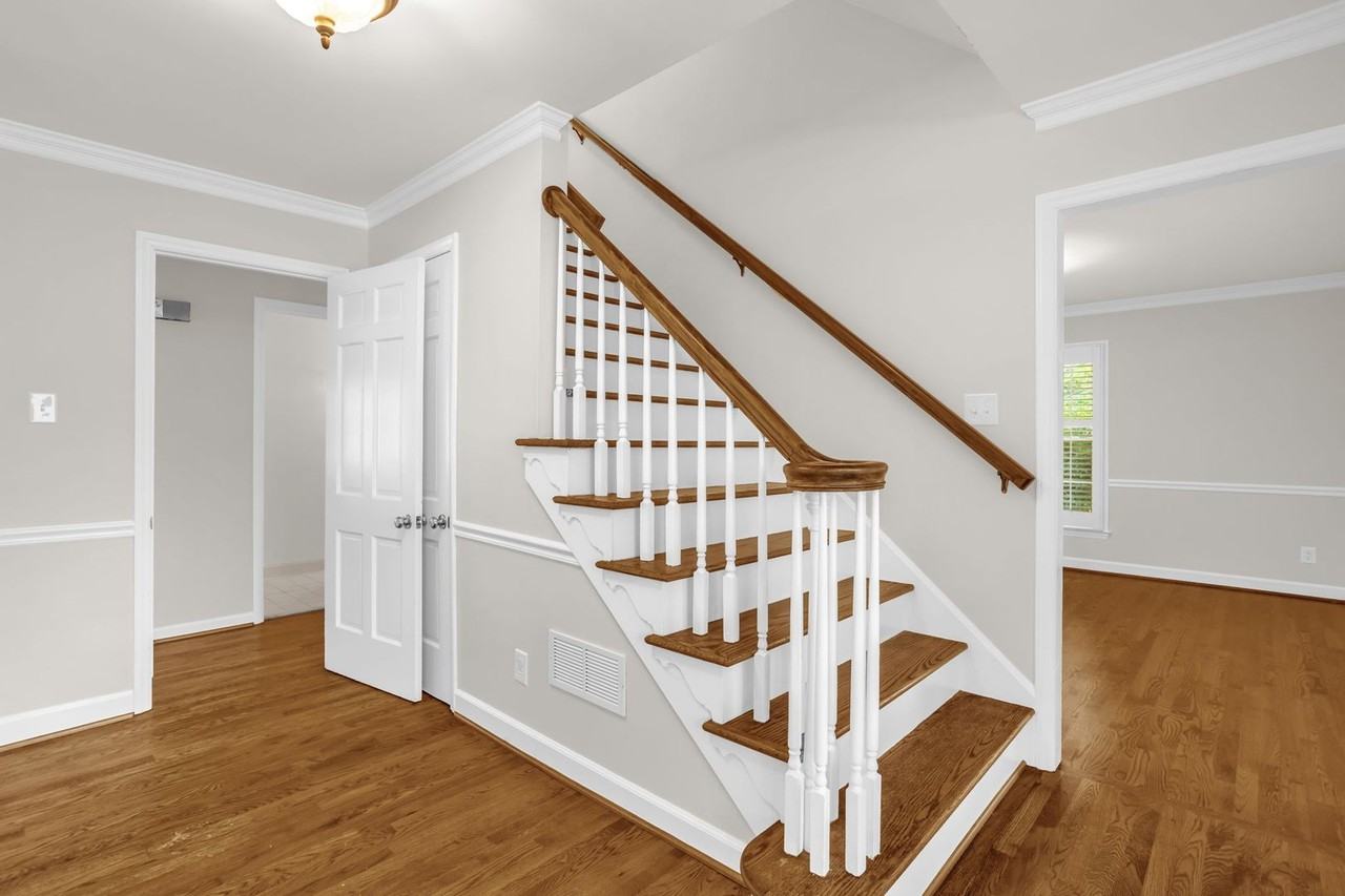 4205 Belvoir Dr - Photo 6 of 48