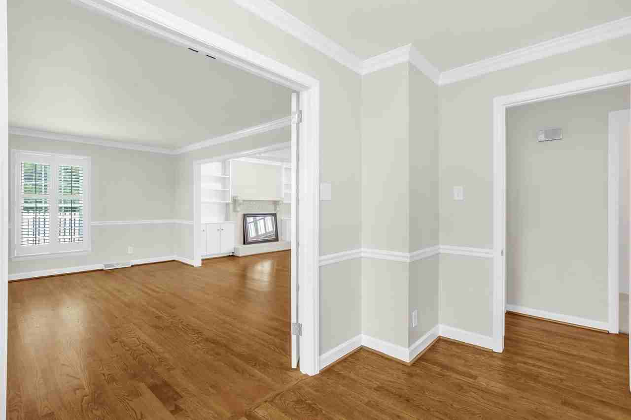 4205 Belvoir Dr - Photo 7 of 48