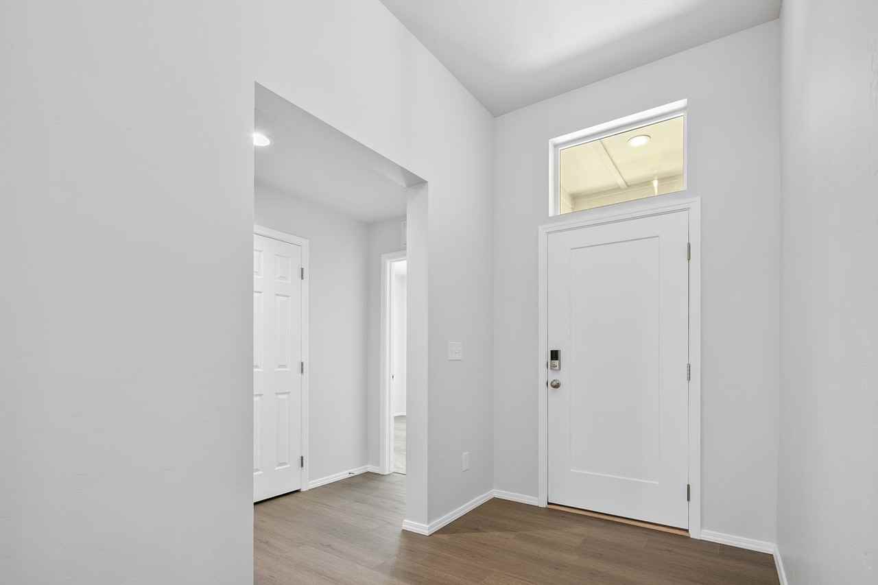 682 W Snowy Owl St - Photo 4 of 34