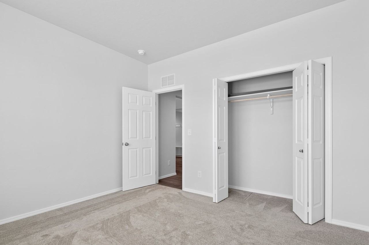 682 W Snowy Owl St - Photo 6 of 34