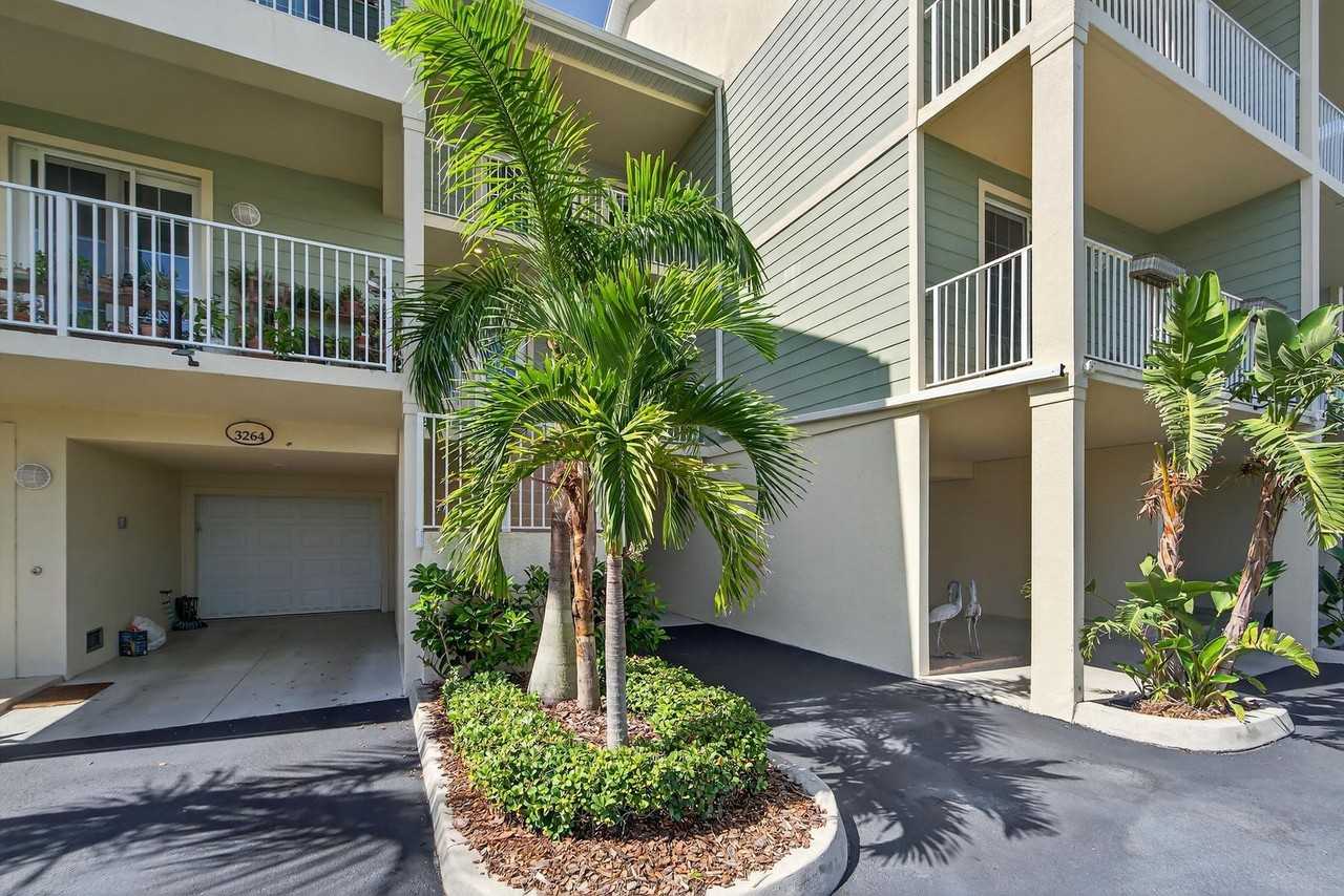 3266 Mangrove Point Dr - Photo 7 of 50