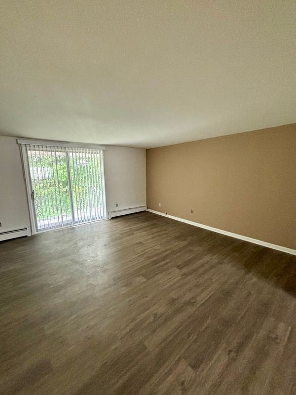 16 Losson Garden Dr ##1 - Photo 2 of 9