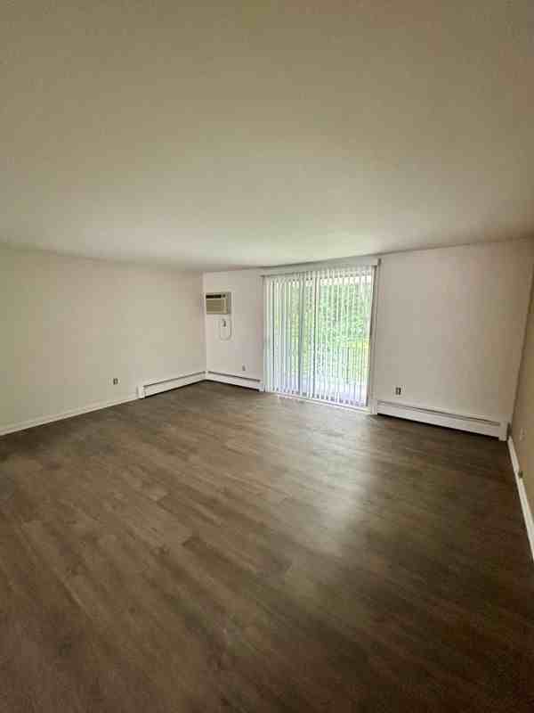 16 Losson Garden Dr ##1 - Photo 3 of 9