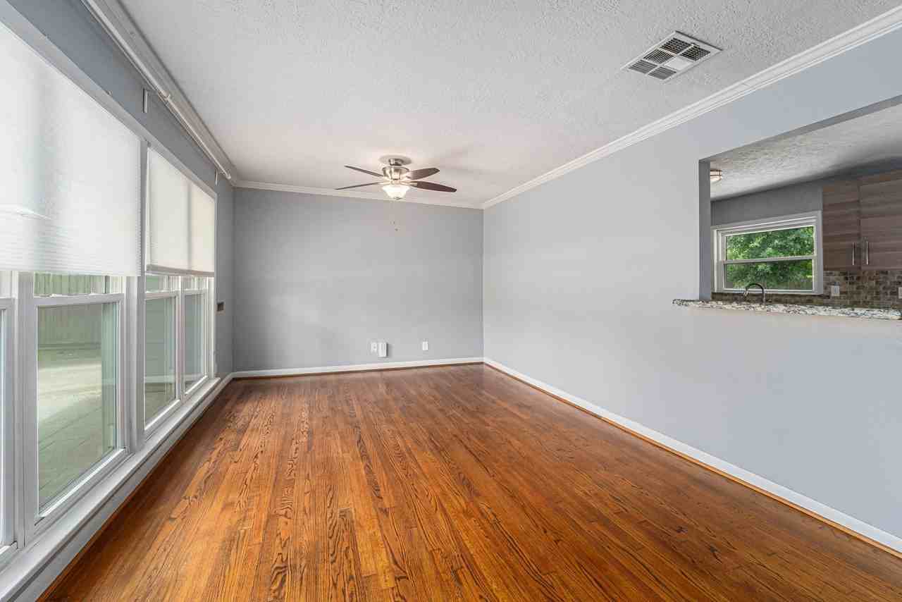 8106 Montridge Dr - Photo 3 of 26