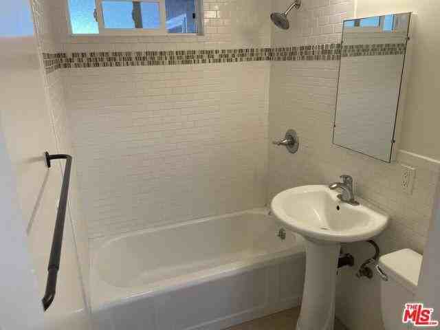 3548 Military Ave - Photo 2 of 8