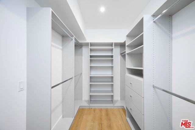 830 California Ave - Photo 3 of 8