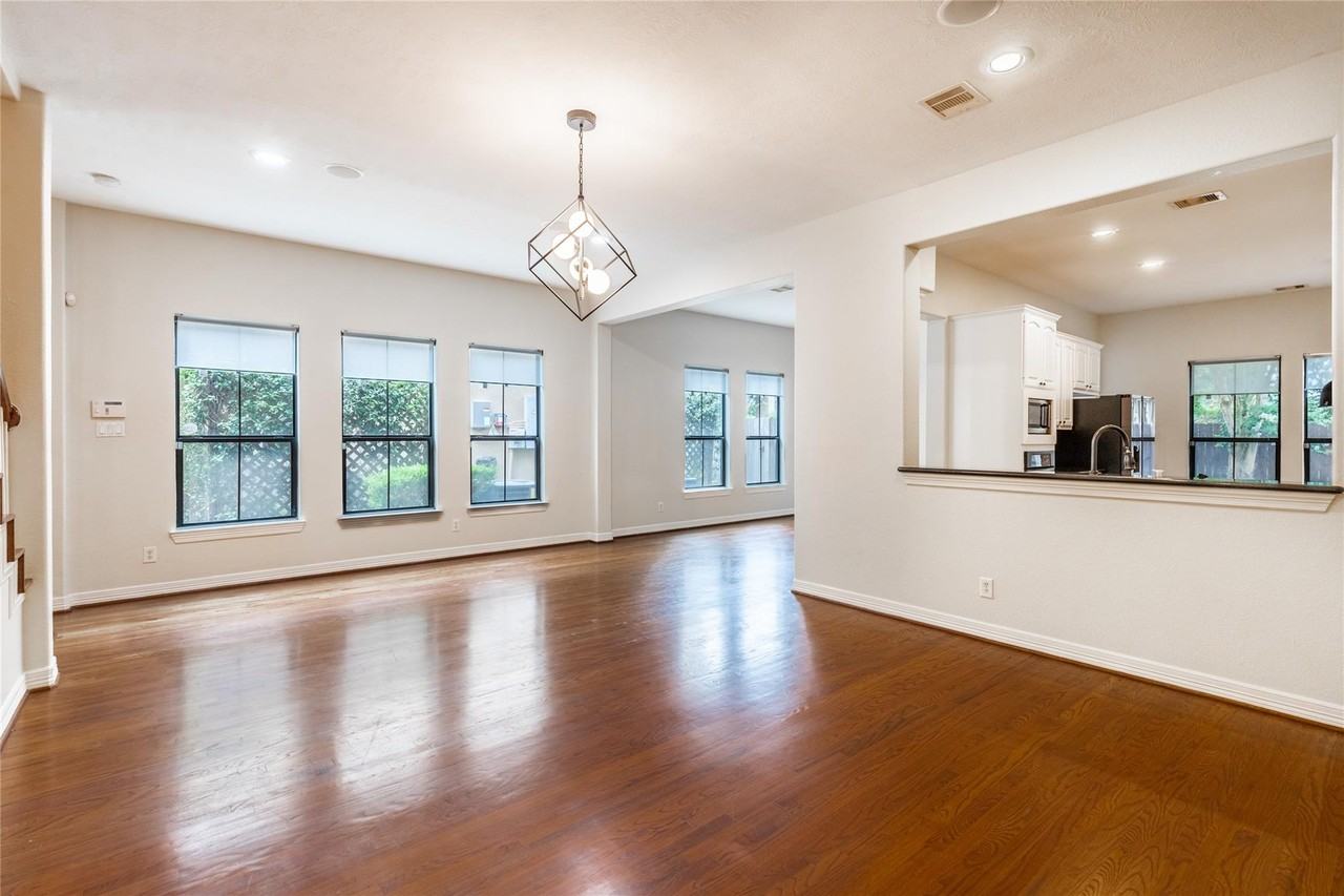 2923 Royal Oaks Crst - Photo 7 of 31