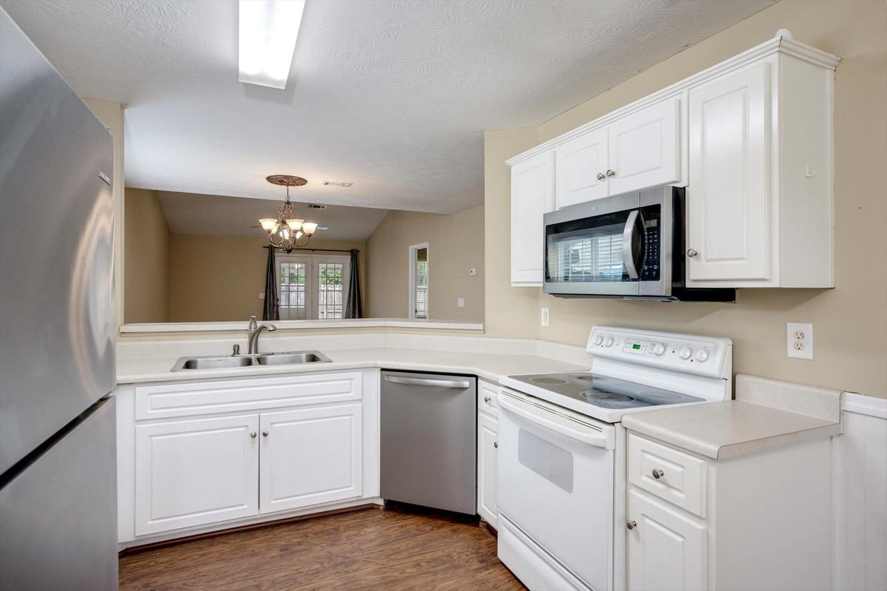 153 Photinia Dr - Photo 4 of 24