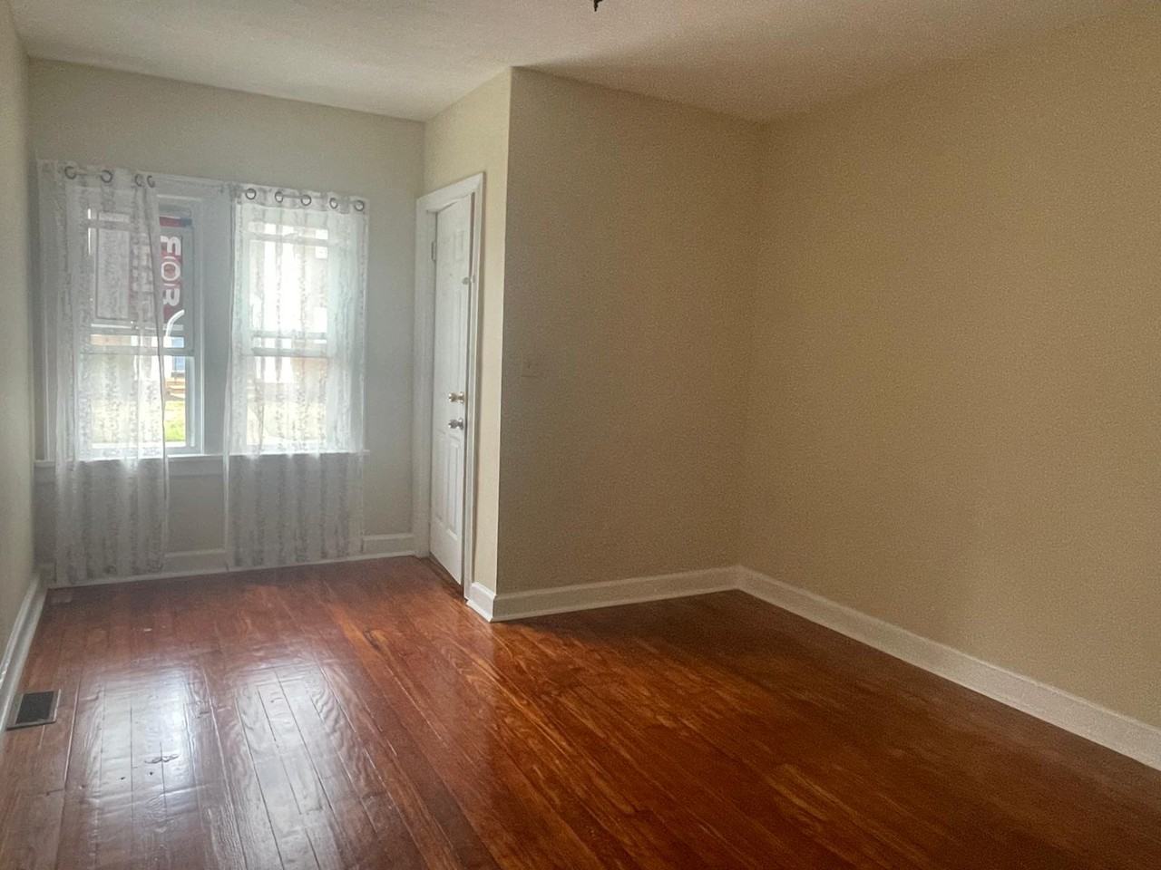 121 Washington Ave - Photo 3 of 9