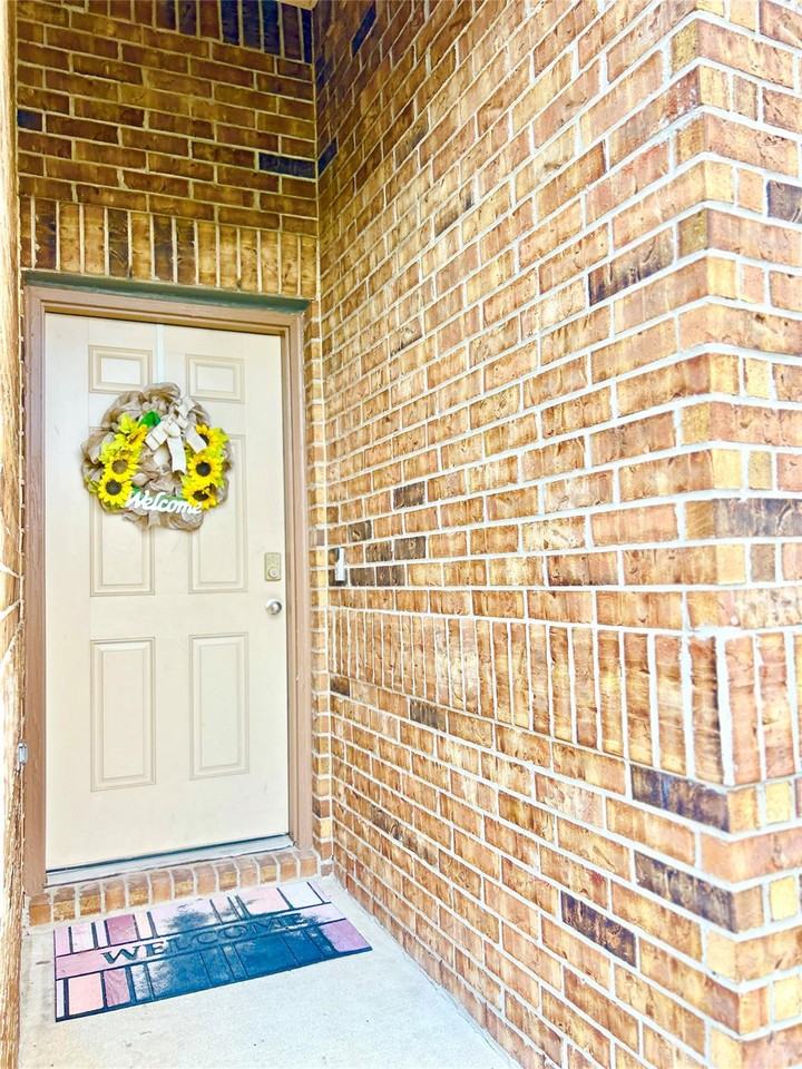 8114 Oakleaf Meadow Ct - Photo 5 of 36