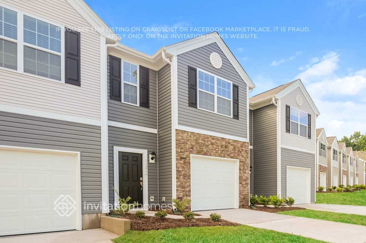 11715 Brier Village Ln - Photo 2 of 16